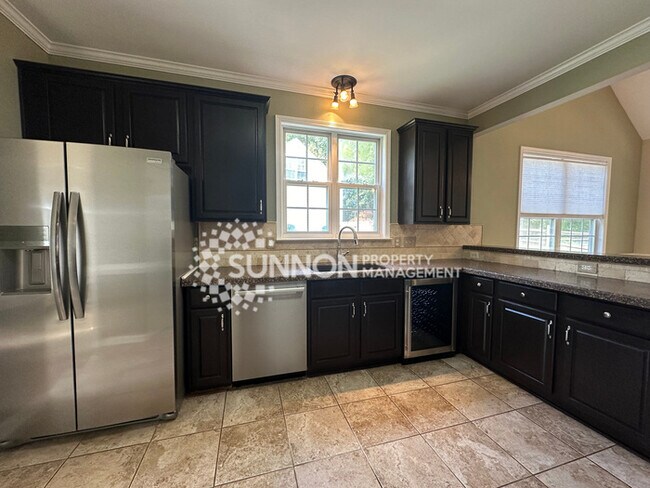 Building Photo - 4 Bedroom Home Near Birkdale Village