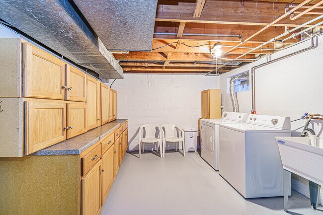 Laundry Room & Storage Area - 130 E Northwest Hwy