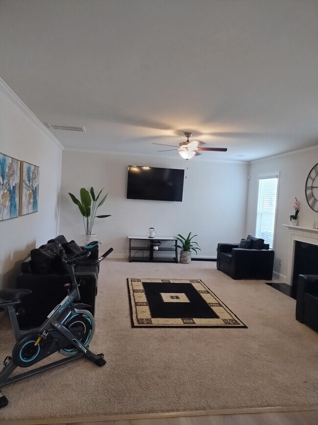 Building Photo - 437 Marietta Ln