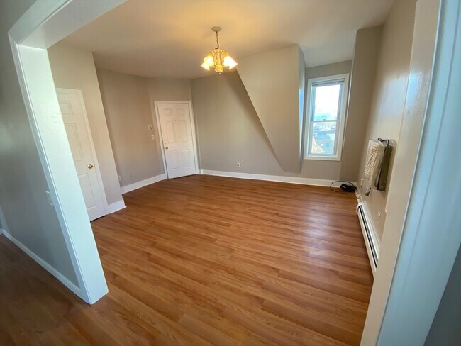 Building Photo - 16 Lincoln St