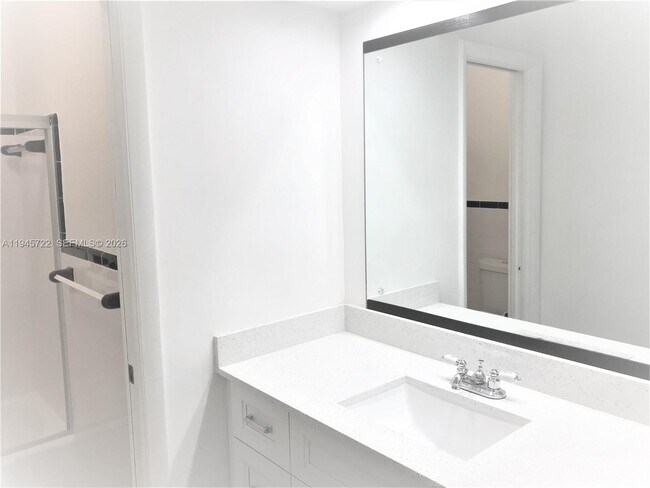 Building Photo - 1807 N 40th Ave