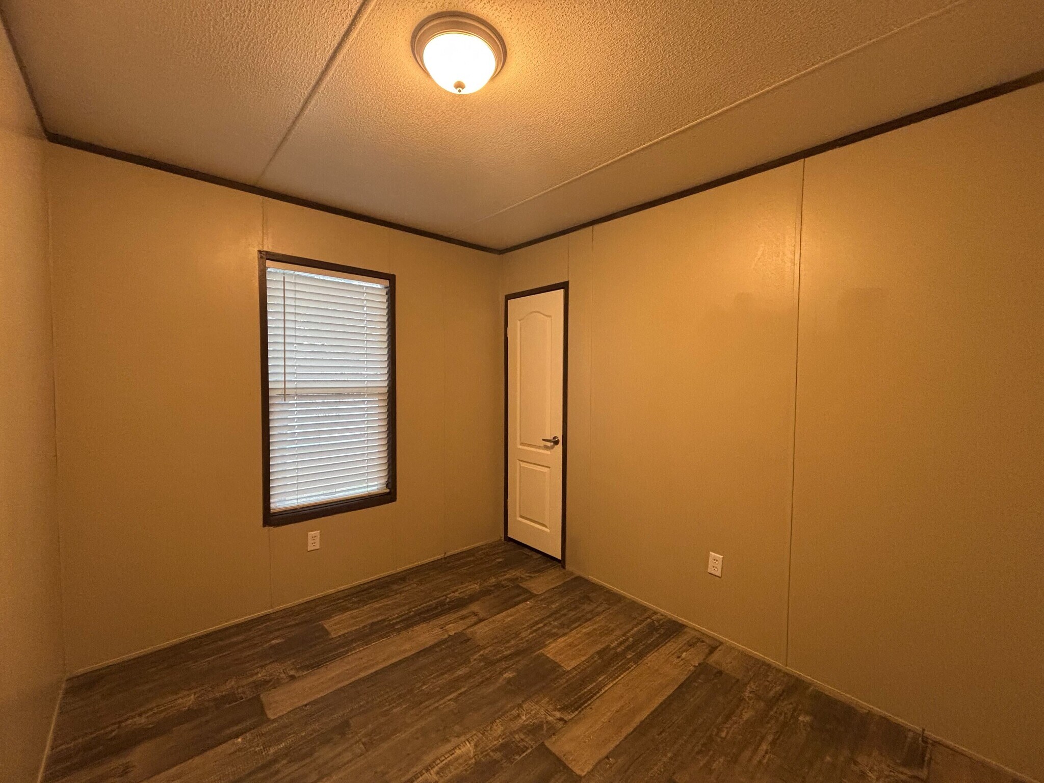 Building Photo - 1612 N 6th St