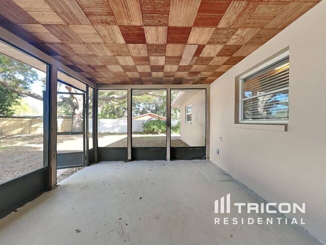 Building Photo - 92 Ventura Dr