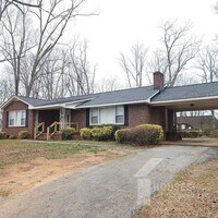 Building Photo - 813 Fox Squirrel Ridge Rd