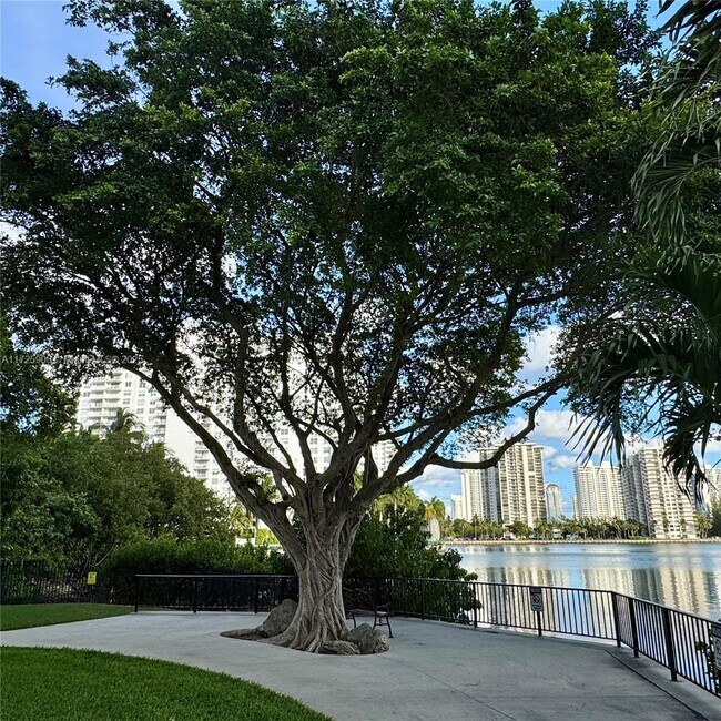 Building Photo - 2780 NE 183rd St