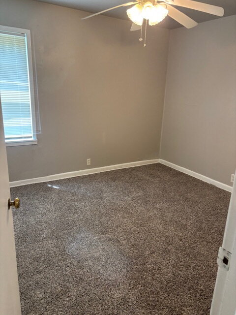 Building Photo - "Charming 3-Bed, 2-Bath Retreat in Whitesboro - 1320 Sq Ft of Cozy Living with Bonus living space...