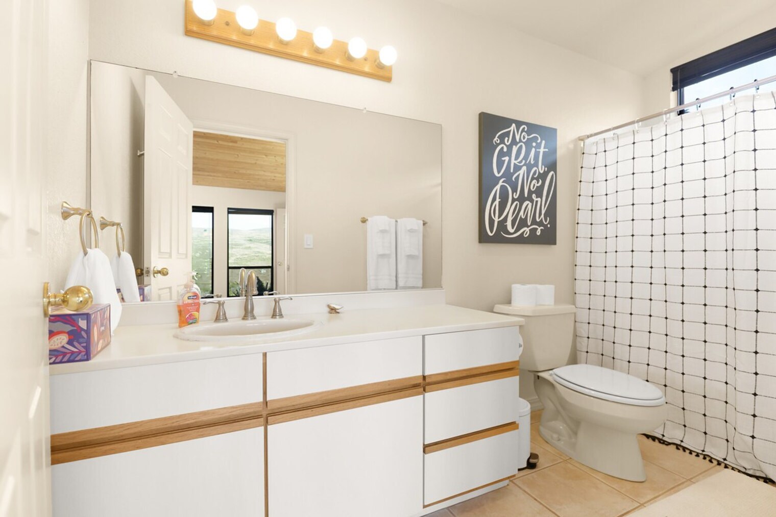 Building Photo - 112 Duck Ct