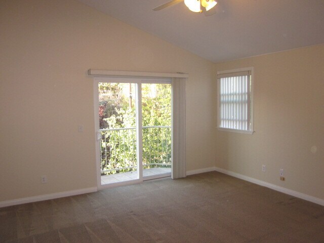 Building Photo - 2283 Waltonia Dr