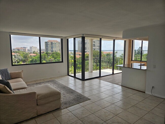 Building Photo - Move-In Special! Get November FREE When You Sign a 1-Year Lease!