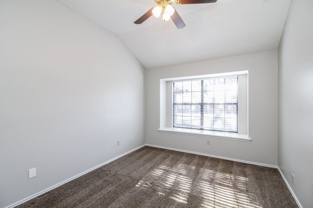 Building Photo - 2506 Arapaho Dr