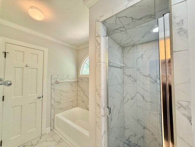 Building Photo - **OFFERING REFUNDABLE APPLICATION FEES** Incredible 5BD, 4.5BA House in Downtown Raleigh on Over ...