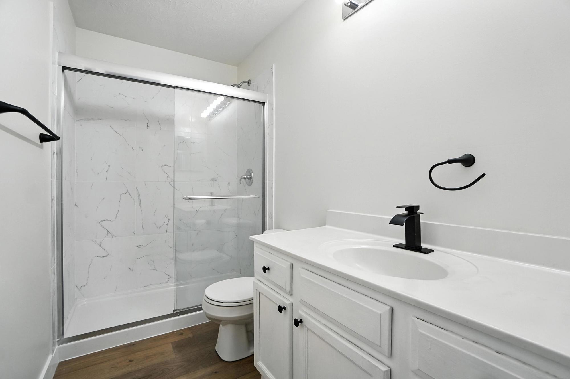 Building Photo - 2380 Oaktree Pl