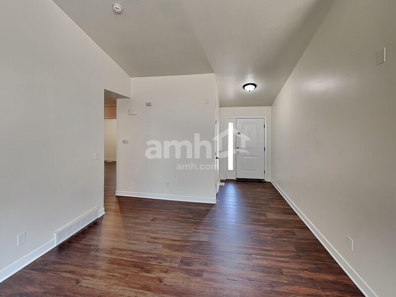 Building Photo - 8474 Delicate Arch Dr