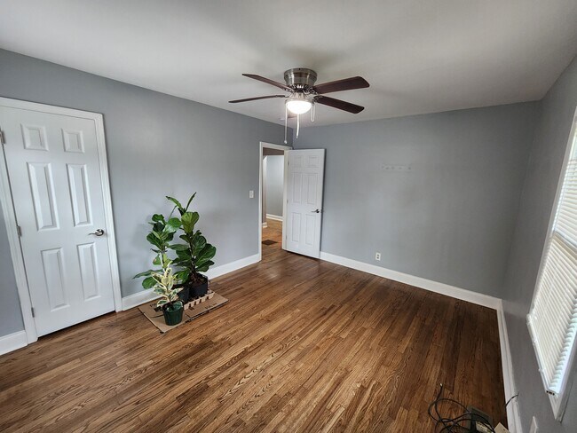 Second Bedroom (Empty) - 1377 Avon Ave SW