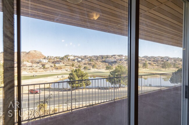 Building Photo - Spacious 3-Bedroom Walk-Out Basement Apart...