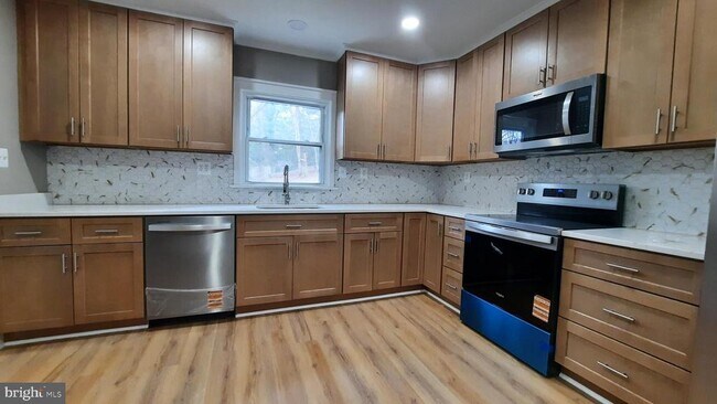 Building Photo - 373 Bowman Rd