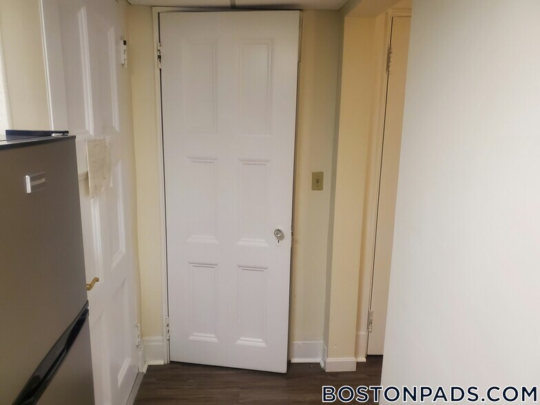 Building Photo - 62 Boylston St