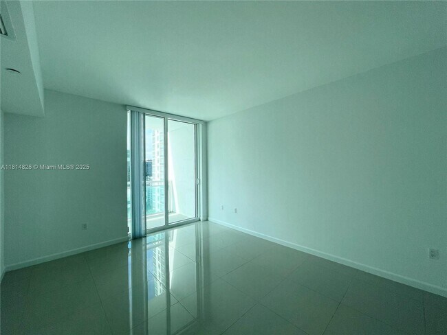 Building Photo - 950 Brickell Bay Dr