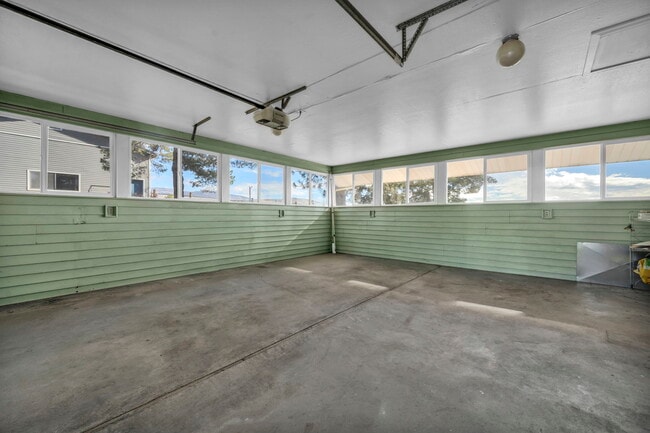 Building Photo - 30 El Caballo Trail