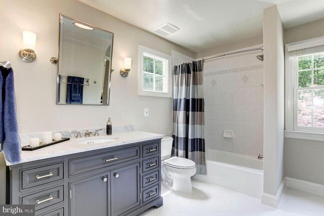 Building Photo - 9110 Sterling Montague Dr