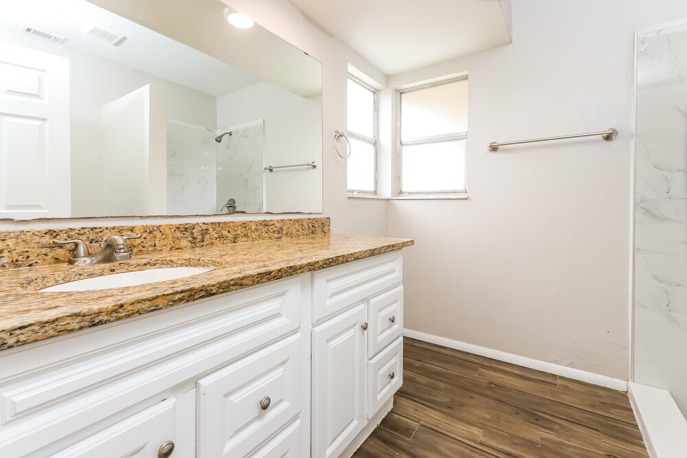 Building Photo - 171 SE Floresta Dr