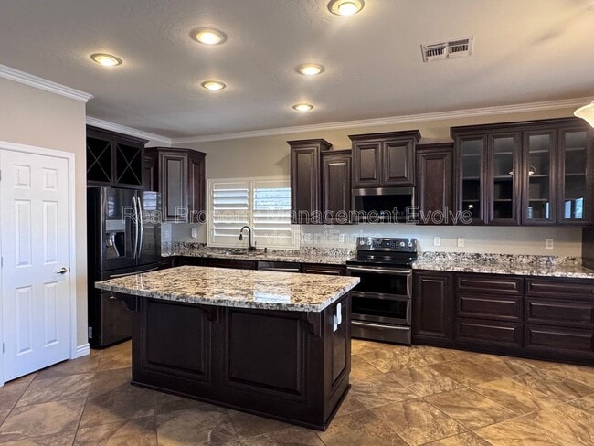 Building Photo - 10426 E Dolphin Ave