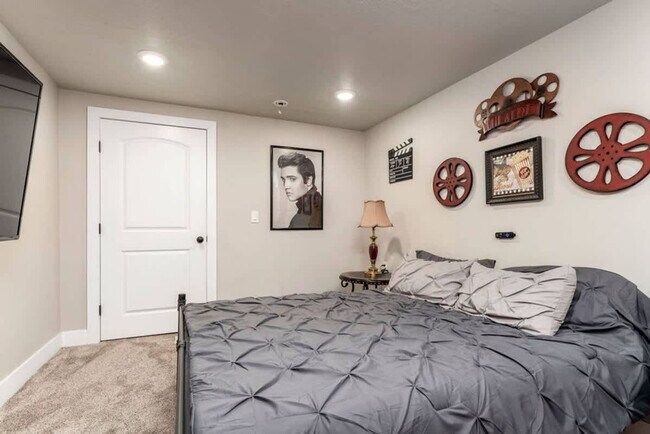 Building Photo - 358 Wrangler Ct