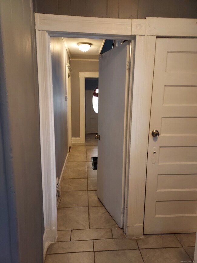 Building Photo - 339 Shelton Ave