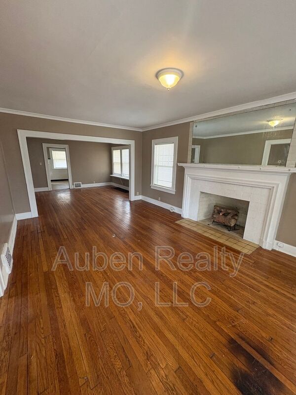 Building Photo - 5316 Harrison St