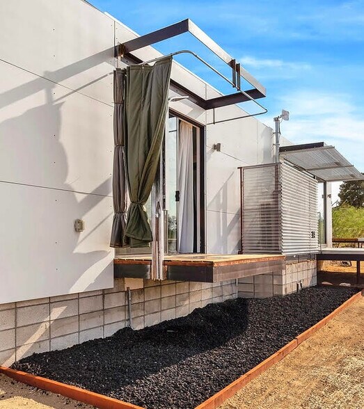 Building Photo - 6957 Alturas Dr