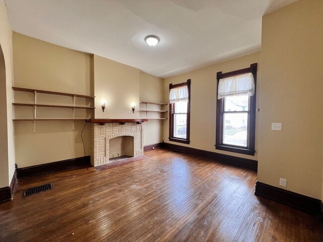 Building Photo - 420 Platt St