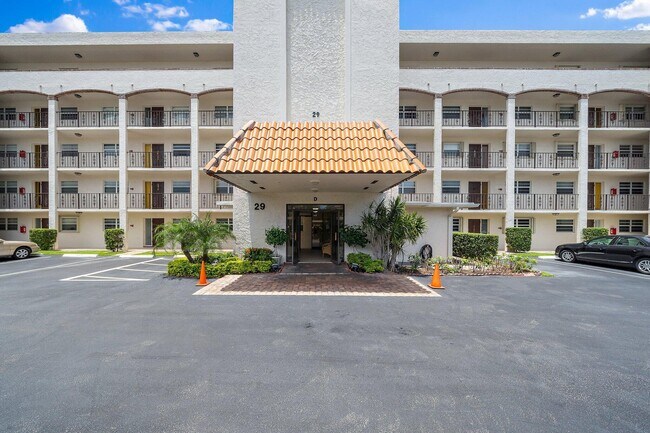 Building Photo - 29 Yacht Club Dr