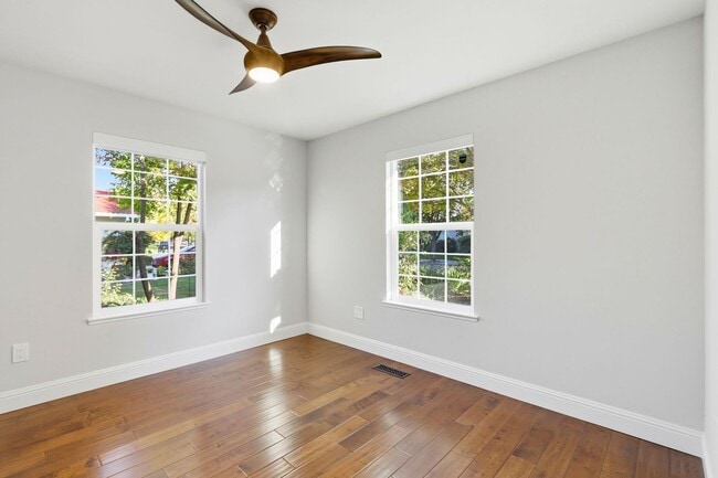 Building Photo - Santa Teresa 5-Bedroom 3-Bathroom Home