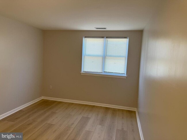 Building Photo - 7028 Lark Pl