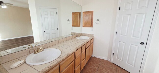 Building Photo - Charming 4-Bedroom Home in West El Paso – Spacious & Comfortable!