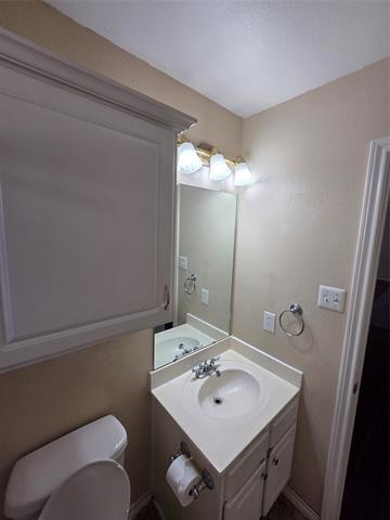 Building Photo - 2308 Welch Pl