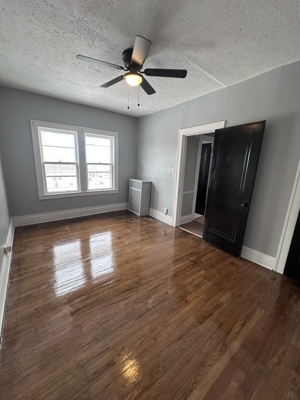 Building Photo - 1442 W 101st St