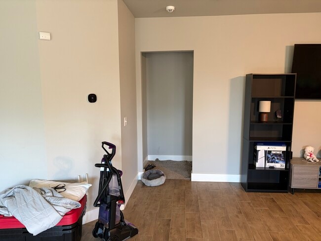 Building Photo - 1330 Foundry Dr