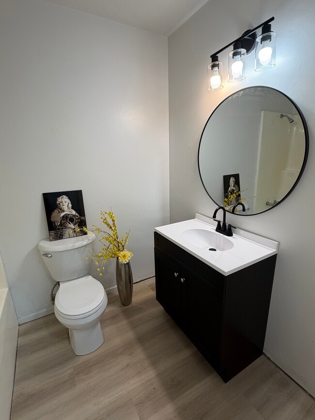 Building Photo - 501-511 11th Ave