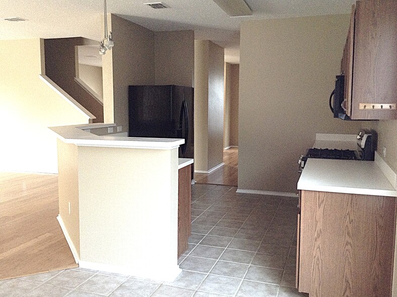 Building Photo - 2821 Bentridge Dr