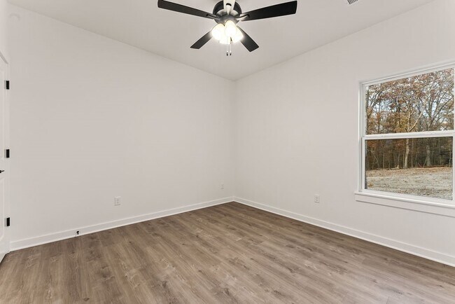 Building Photo - 18 Dumfries Ln