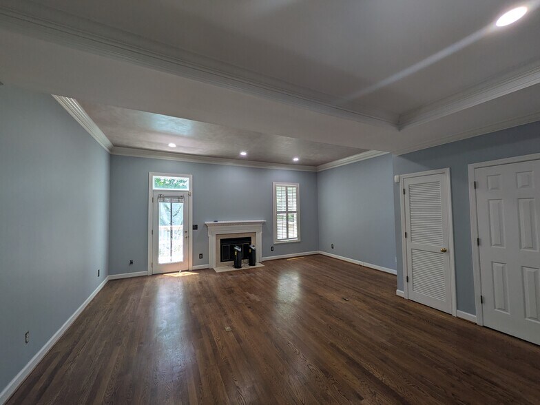 Building Photo - 3437 Golf Club Ln