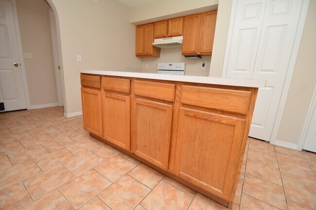 Building Photo - 47 Buttermill Dr