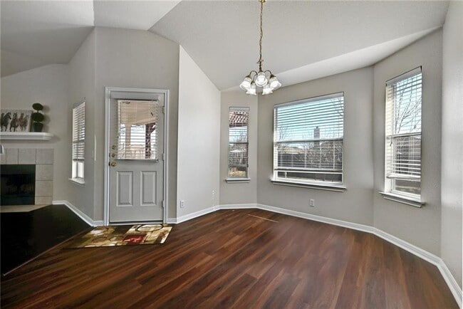 Building Photo - 317 McCoy Ln