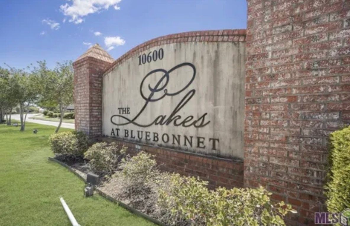 Building Photo - 10600 Lakes Blvd