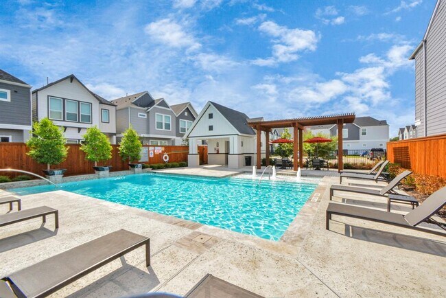 Building Photo - 716 Strawberry Pines Ct
