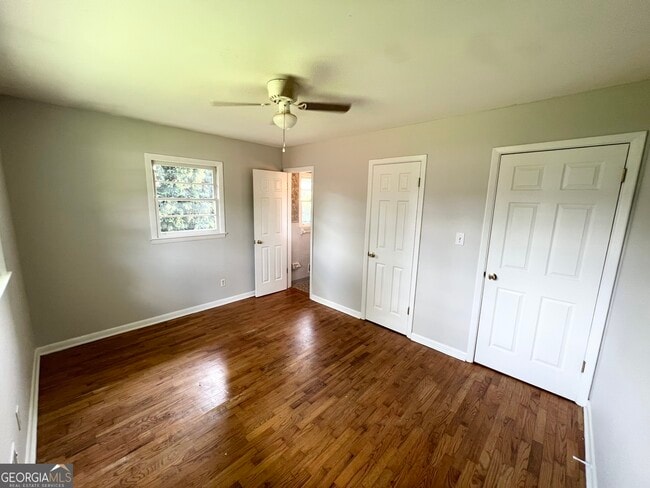 Building Photo - 133 Pineview Dr