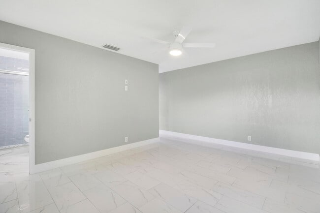 Building Photo - 1231 SW 32nd St