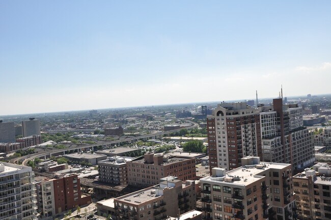 Building Photo - 1464 S Michigan Ave