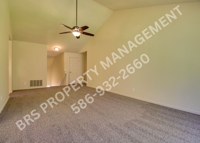 Building Photo - Shelby Twp 2 bedroom, 2 bath condo for lease.